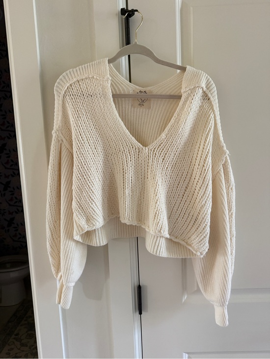 Free People Sweaters - Free People Cream Cropped V-Neck Knit Sweater Small